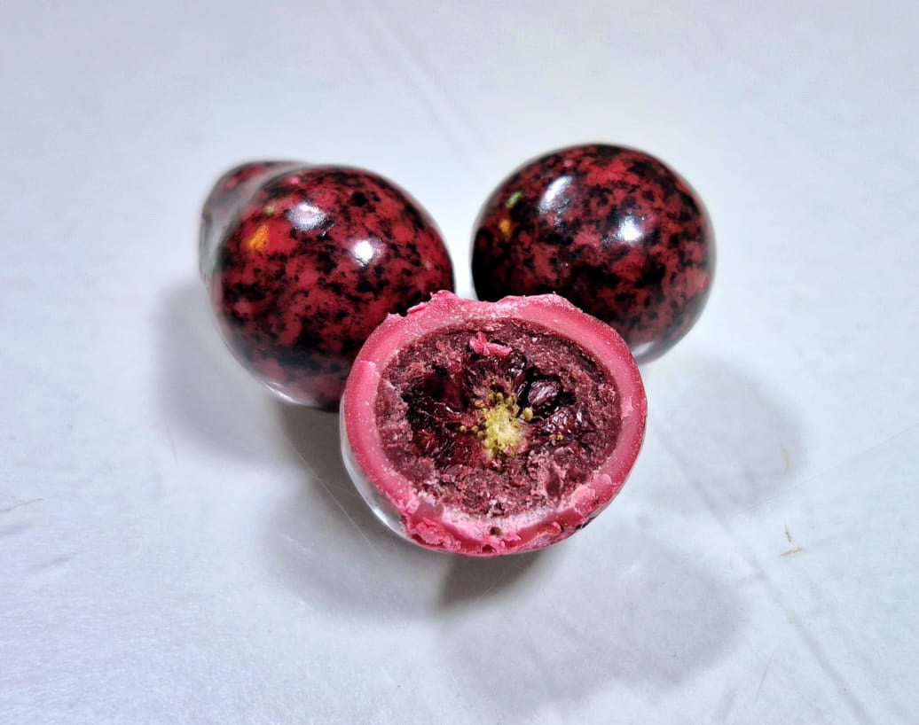 Blackberry Scarlets Crunchy snack توت العليق القرمزي